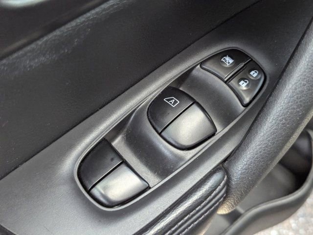 Used 2016 Nissan Rogue SV w/ SV Family Package FWD image 25