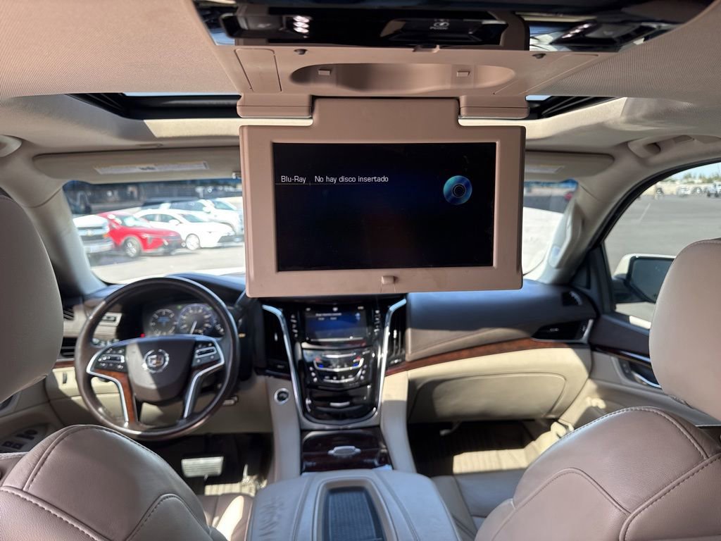 Used 2015 Cadillac Escalade Luxury AWD/4WD image 22