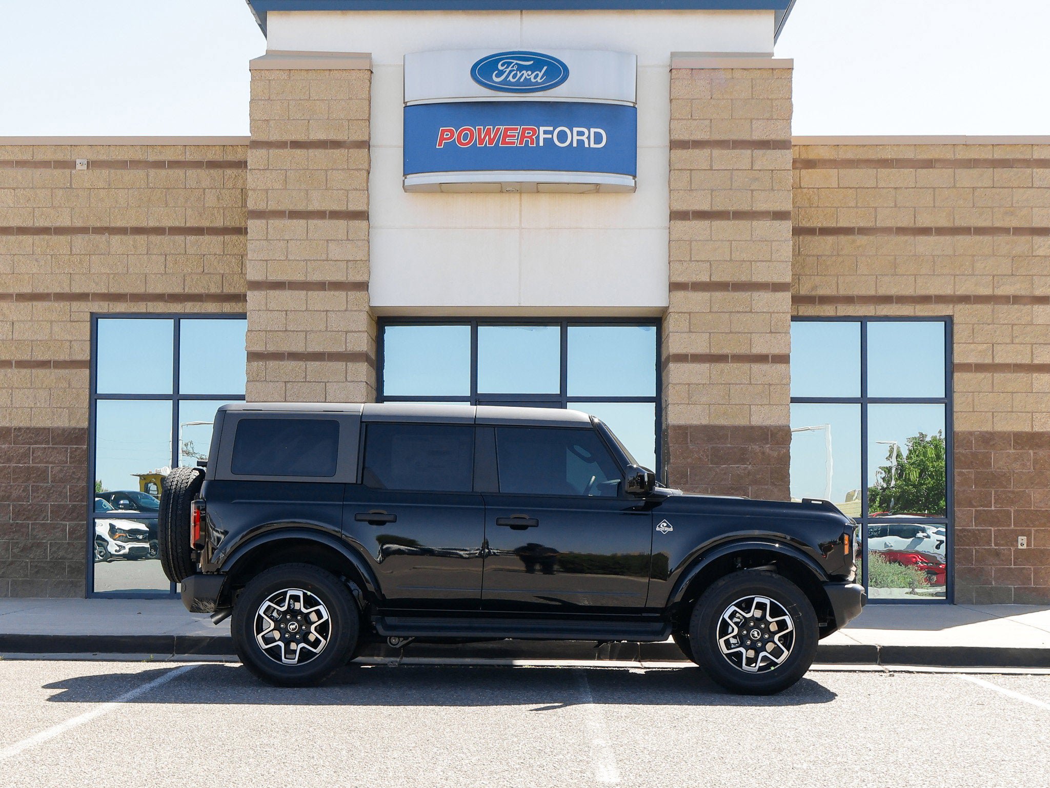New 2026 Ford Bronco Outer Banks AWD/4WD image 5