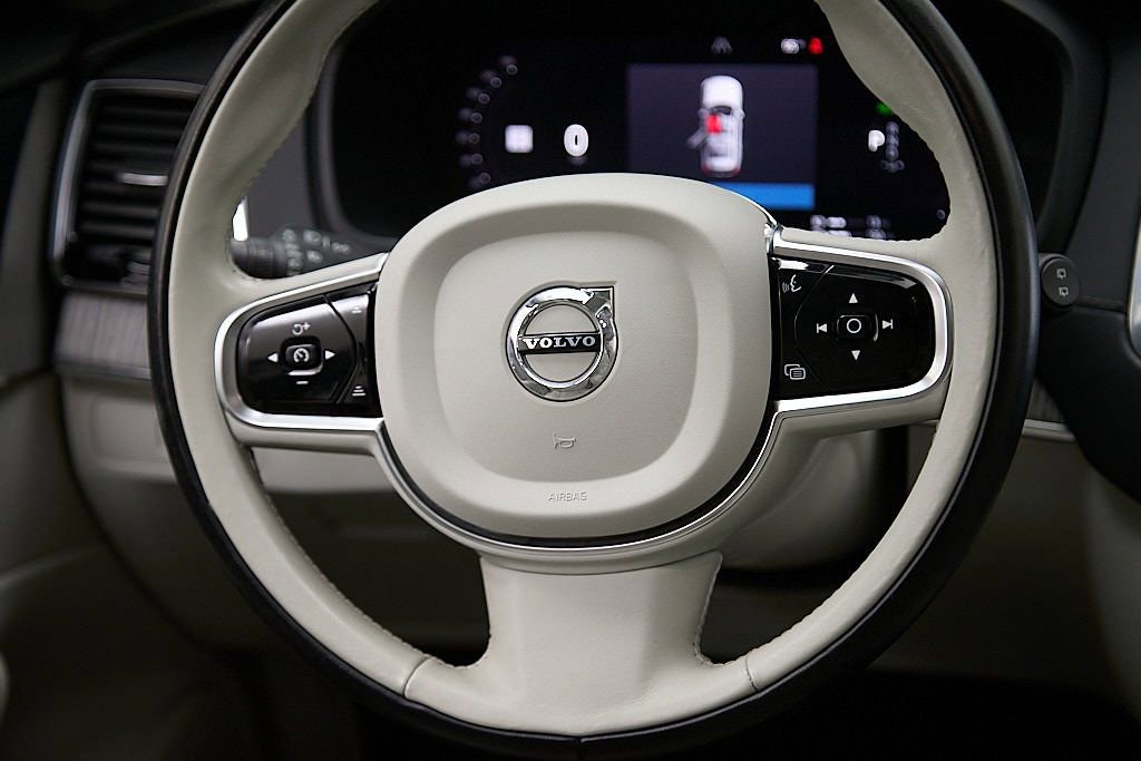 Certified 2023 Volvo XC90 T8 Ultimate image 30