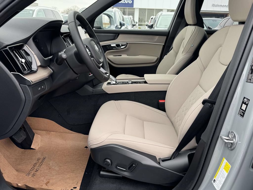 New 2026 Volvo XC90 T8 Plus w/ Protection Package Premier AWD/4WD image 18
