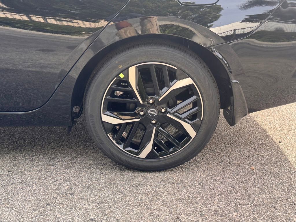 New 2025 Nissan Versa SR image 8