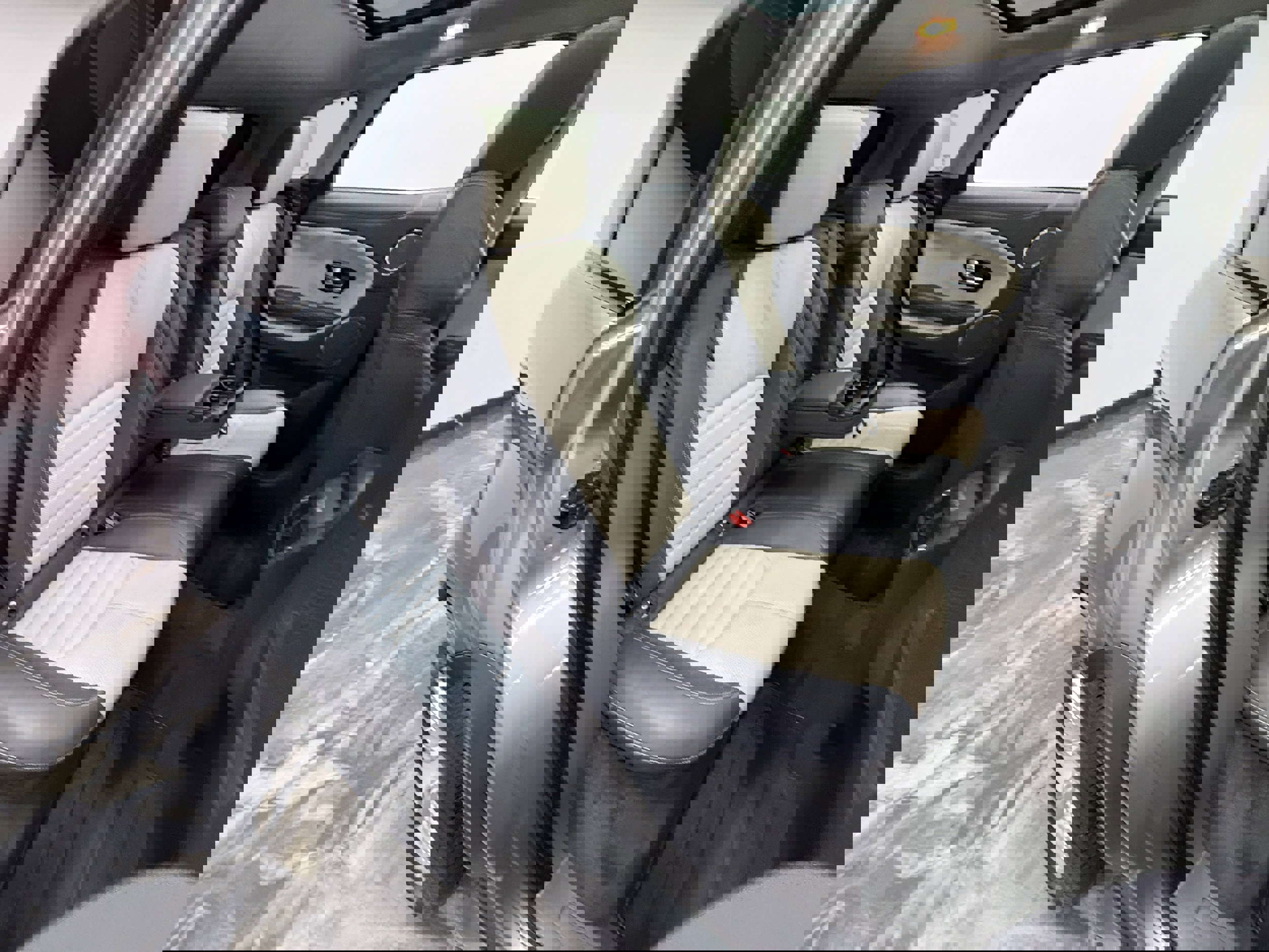 Used 2016 Land Rover Range Rover Evoque HSE Dynamic image 25