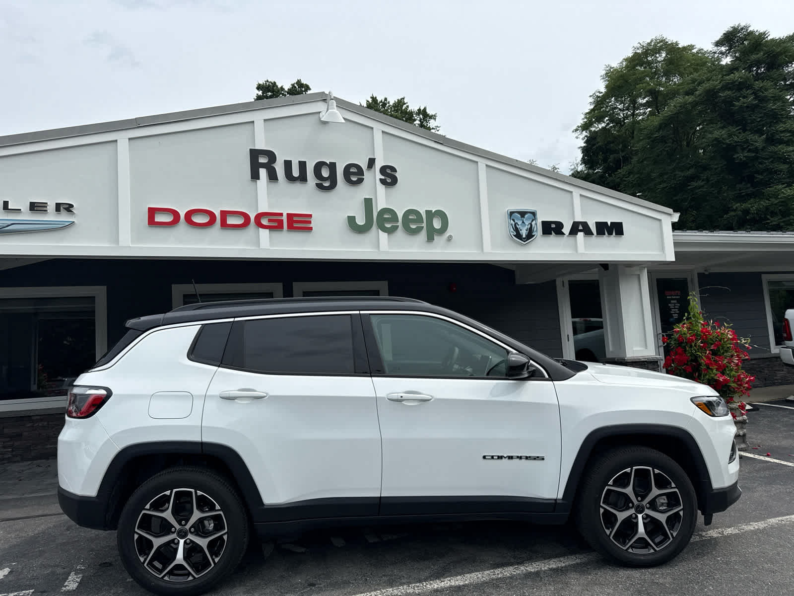 New 2026 Jeep Compass Limited AWD/4WD image 2