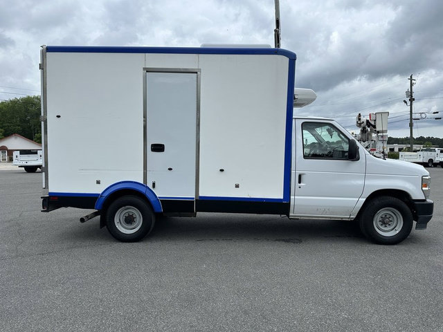 Used 2024 Ford E-350 and Econoline 350 Super Duty w/ Power Windows & Locks Group RWD image 4