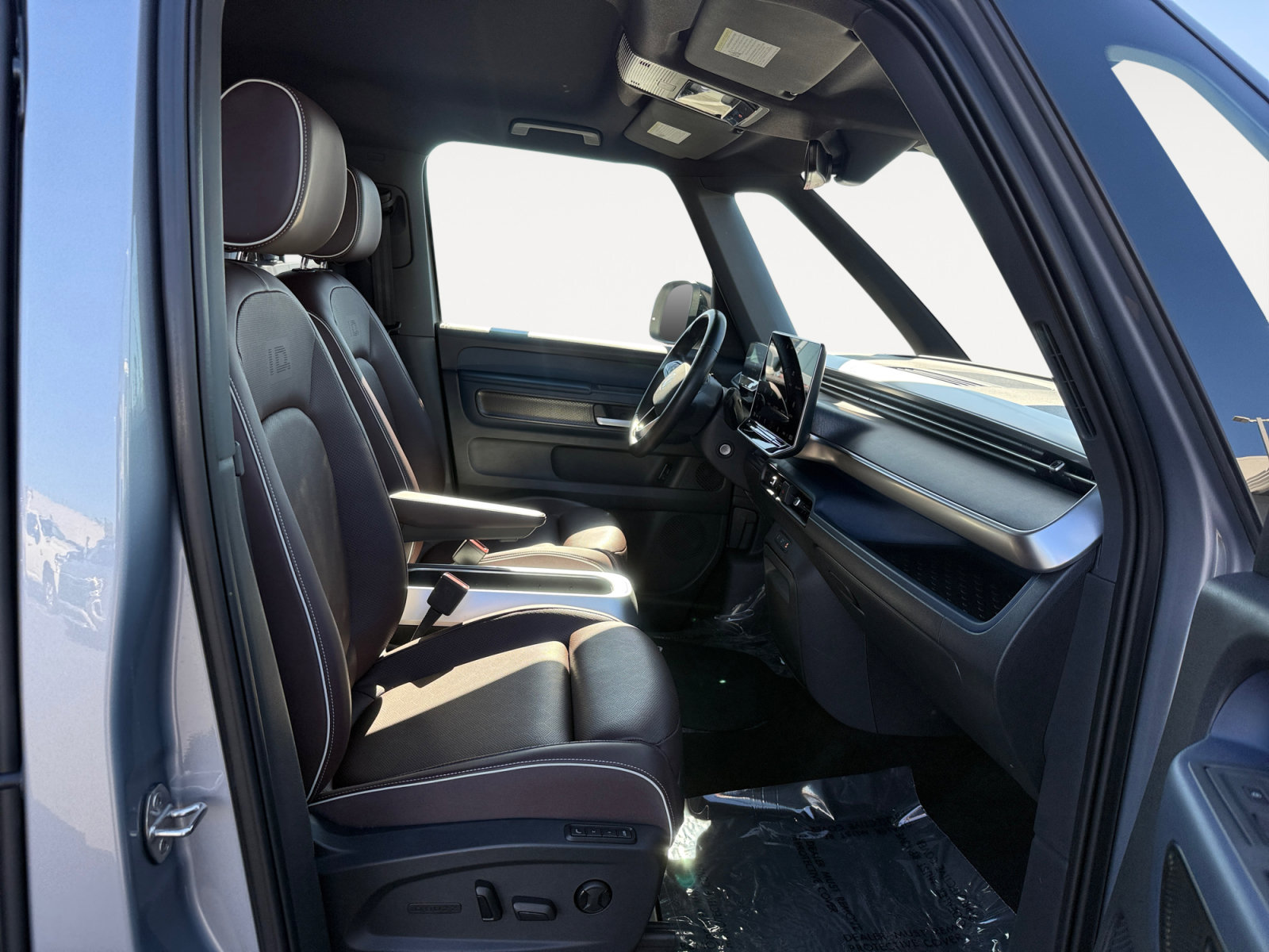 Certified 2025 Volkswagen ID. Buzz Pro S Plus AWD/4WD image 19