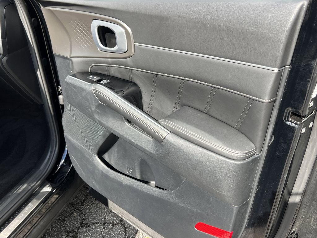 Used 2022 Kia Sorento SX image 12