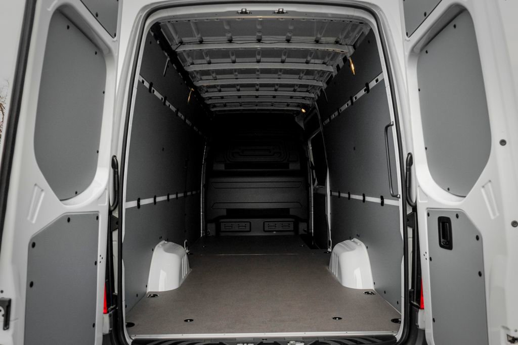 Used 2026 Mercedes-Benz Sprinter 2500 image 11