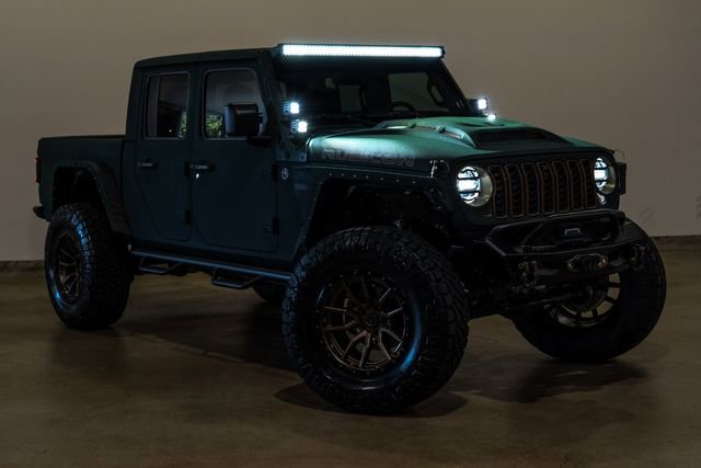 Used 2025 Jeep Gladiator Rubicon w/ Safety Group AWD/4WD image 11