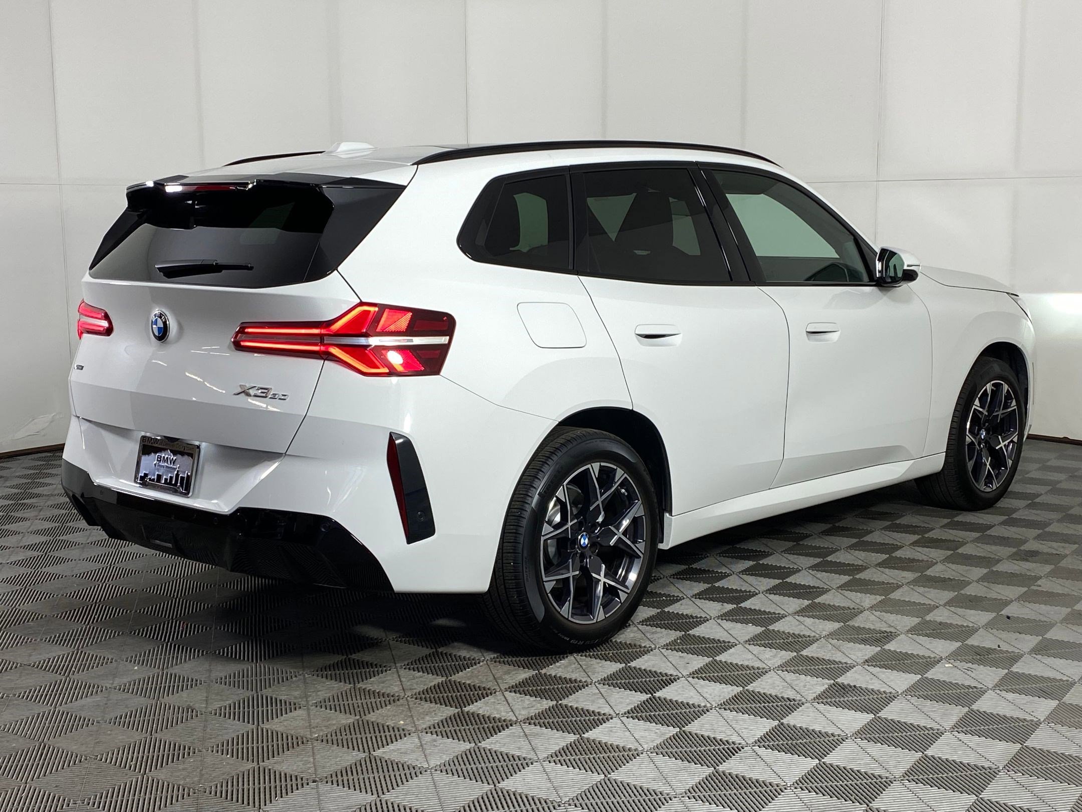 Certified 2025 BMW X3 xDrive30i image 9