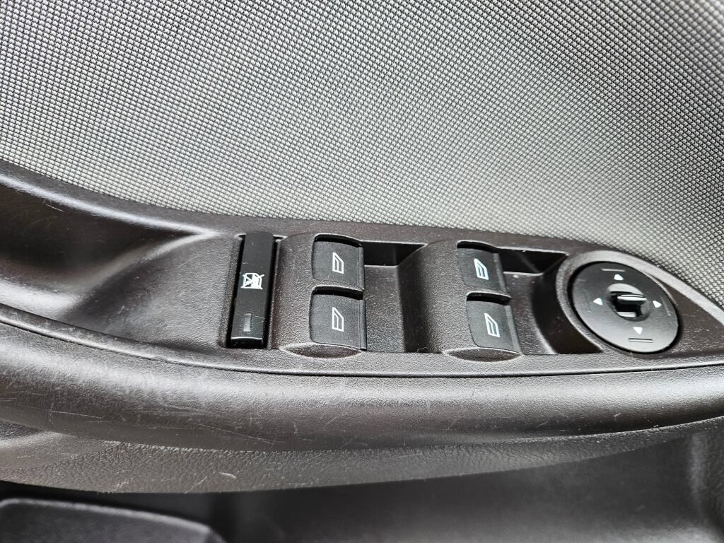Used 2013 Ford Focus SE FWD image 20