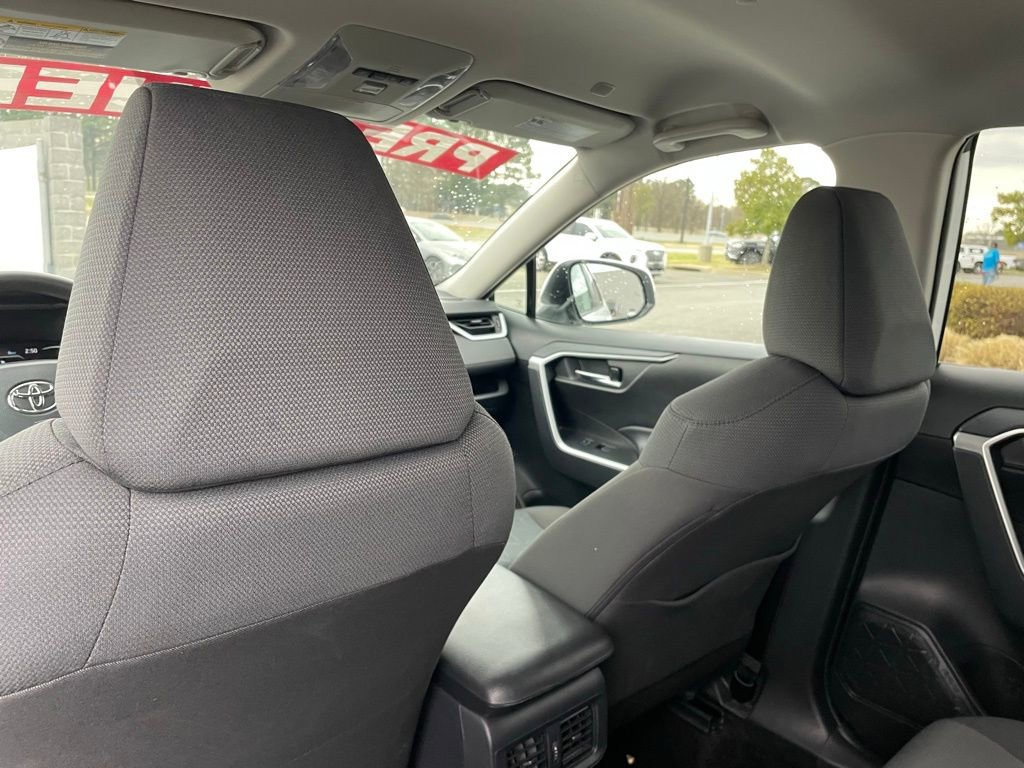Used 2025 Toyota RAV4 XLE image 26