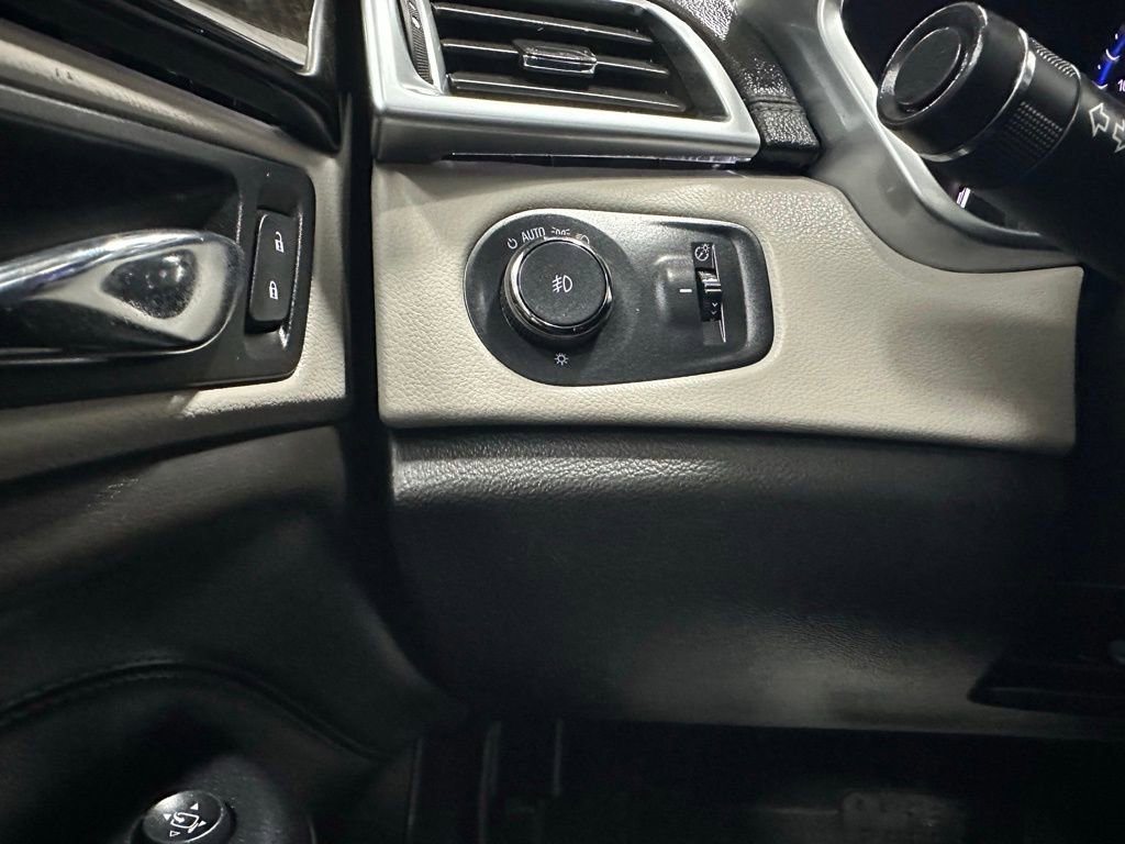 Used 2015 Cadillac SRX Performance w/ Driver Awareness Package image 17