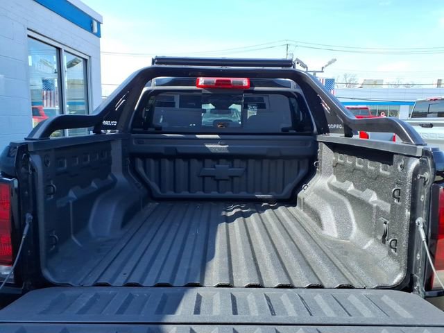 Certified 2025 Chevrolet Colorado Z71 w/ Midnight Edition AWD/4WD image 17