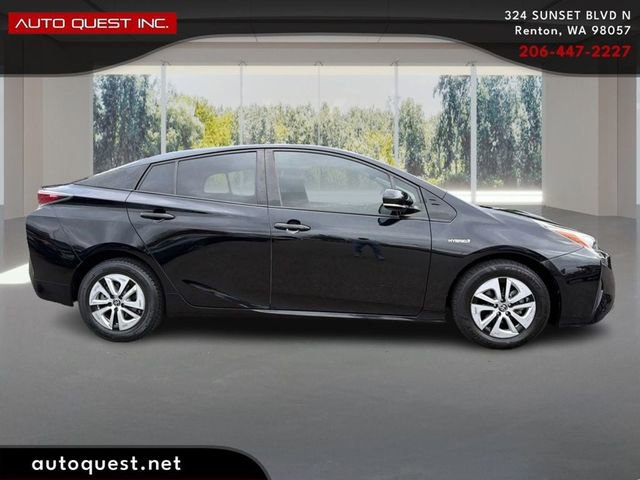 Used 2017 Toyota Prius Two w/ Carpet Mat Package FWD image 4