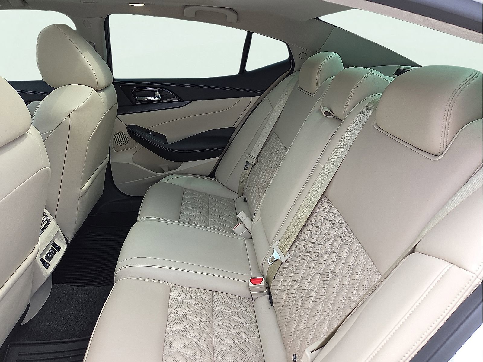 Used 2023 Nissan Maxima Platinum w/ Sport Mat Group FWD image 10