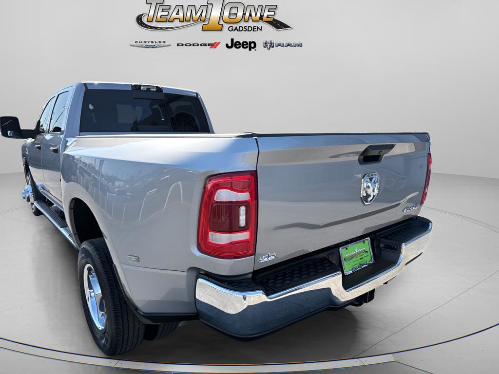 Used 2024 RAM 3500 Tradesman w/ Chrome Appearance Group AWD/4WD image 7