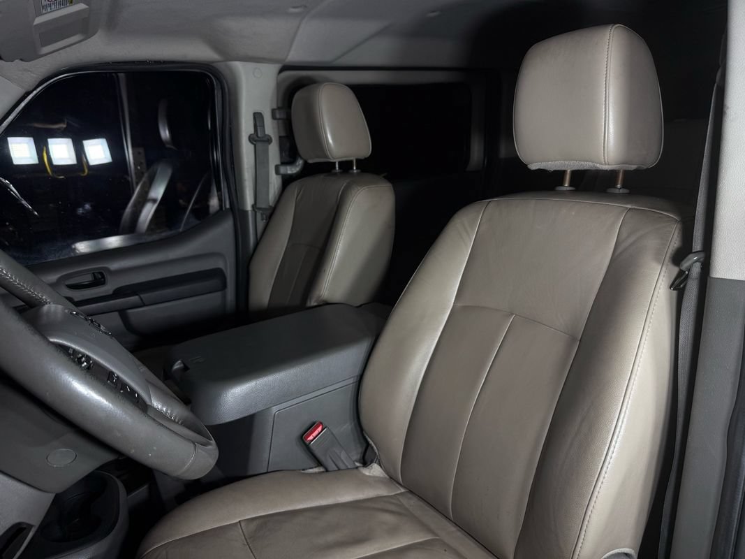 Used 2014 Nissan NV 3500 SL w/ Technology Package RWD image 8