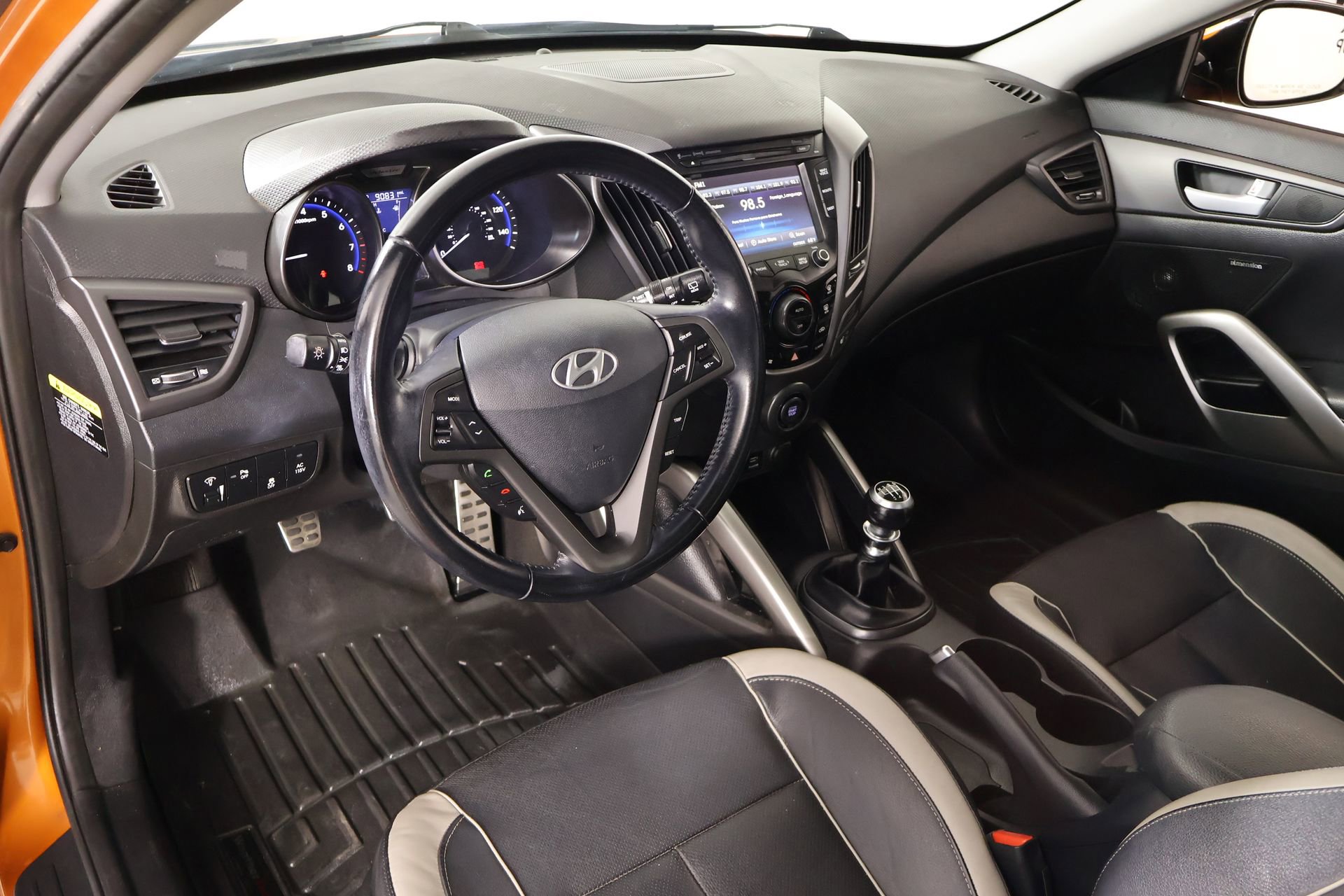 Used 2015 Hyundai Veloster Turbo w/ Option Group 04 image 2