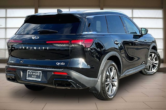 Used 2023 INFINITI QX60 Luxe w/ Cargo Package FWD image 2