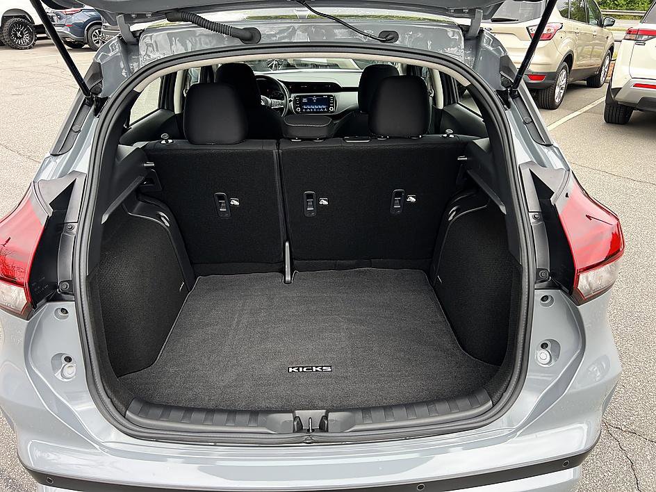 Certified 2024 Nissan Kicks SV FWD image 15