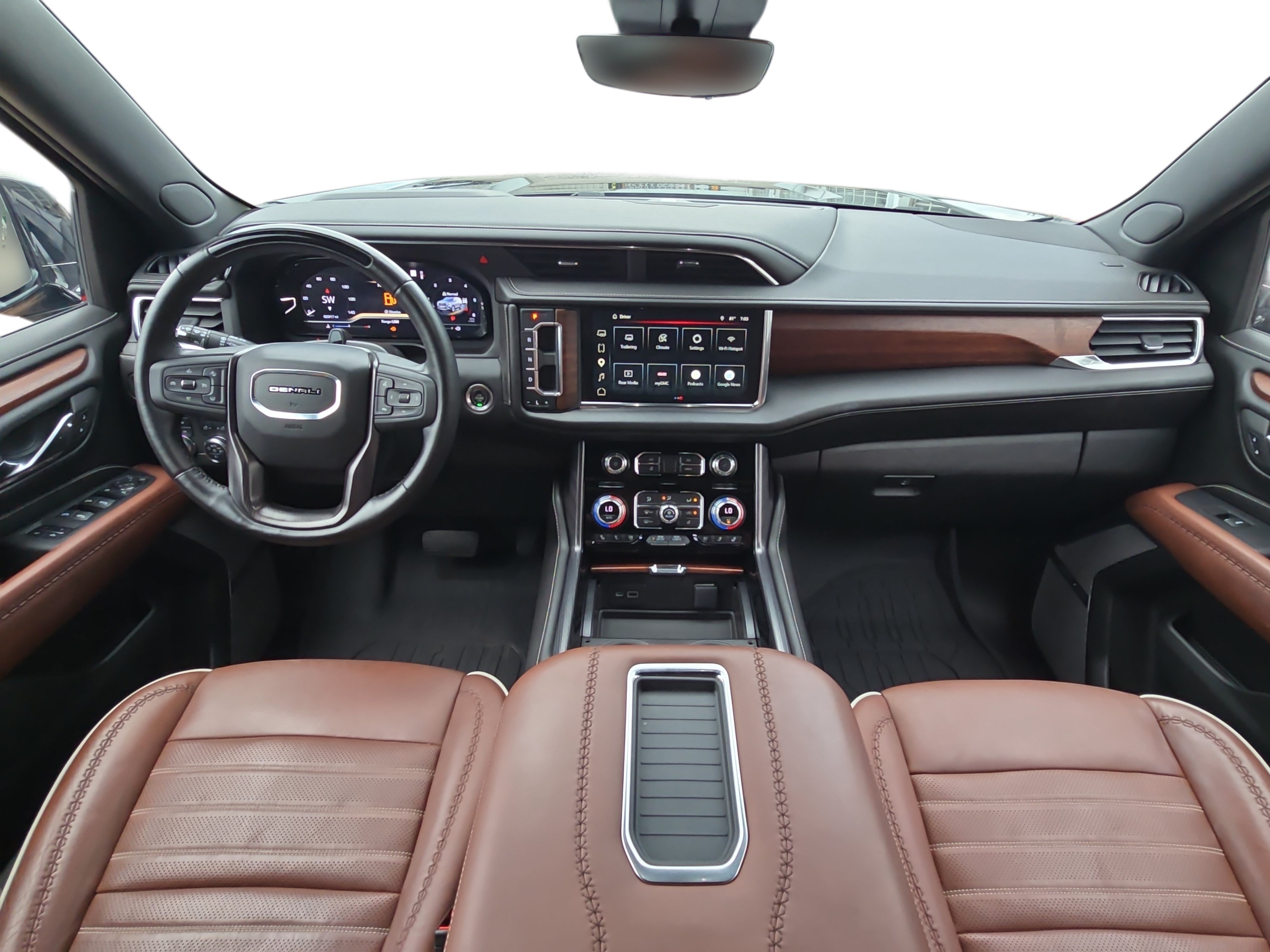 Used 2023 GMC Yukon Denali Ultimate AWD/4WD image 9