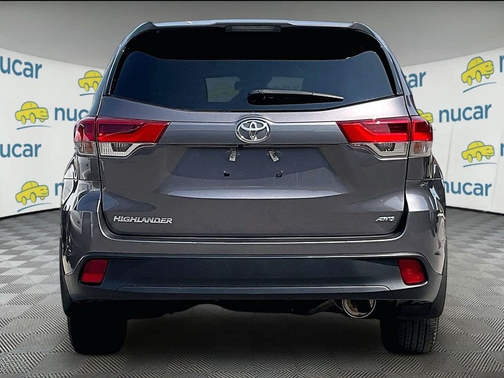 Used 2019 Toyota Highlander LE AWD/4WD image 5