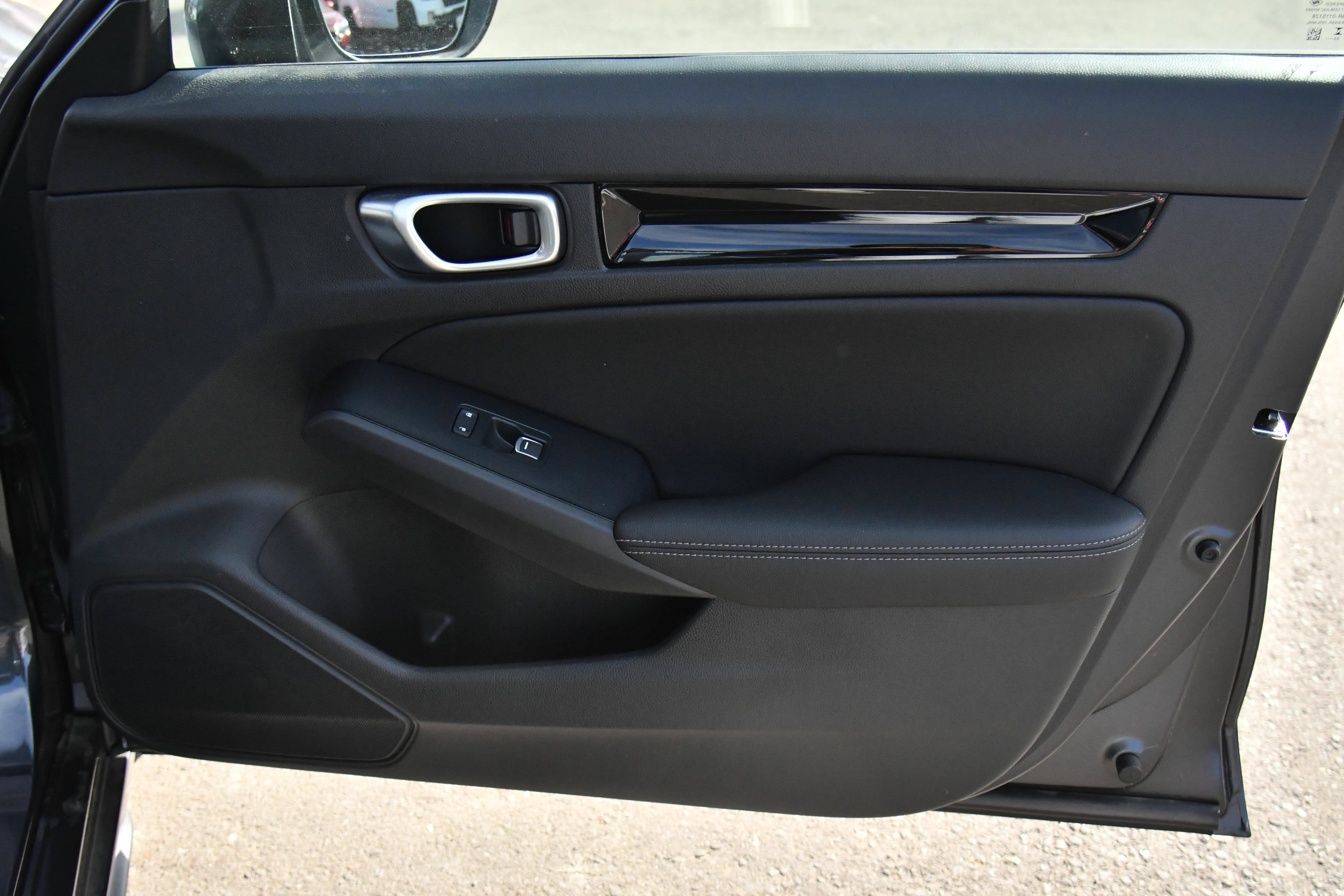 Used 2024 Honda Civic EX-L image 41