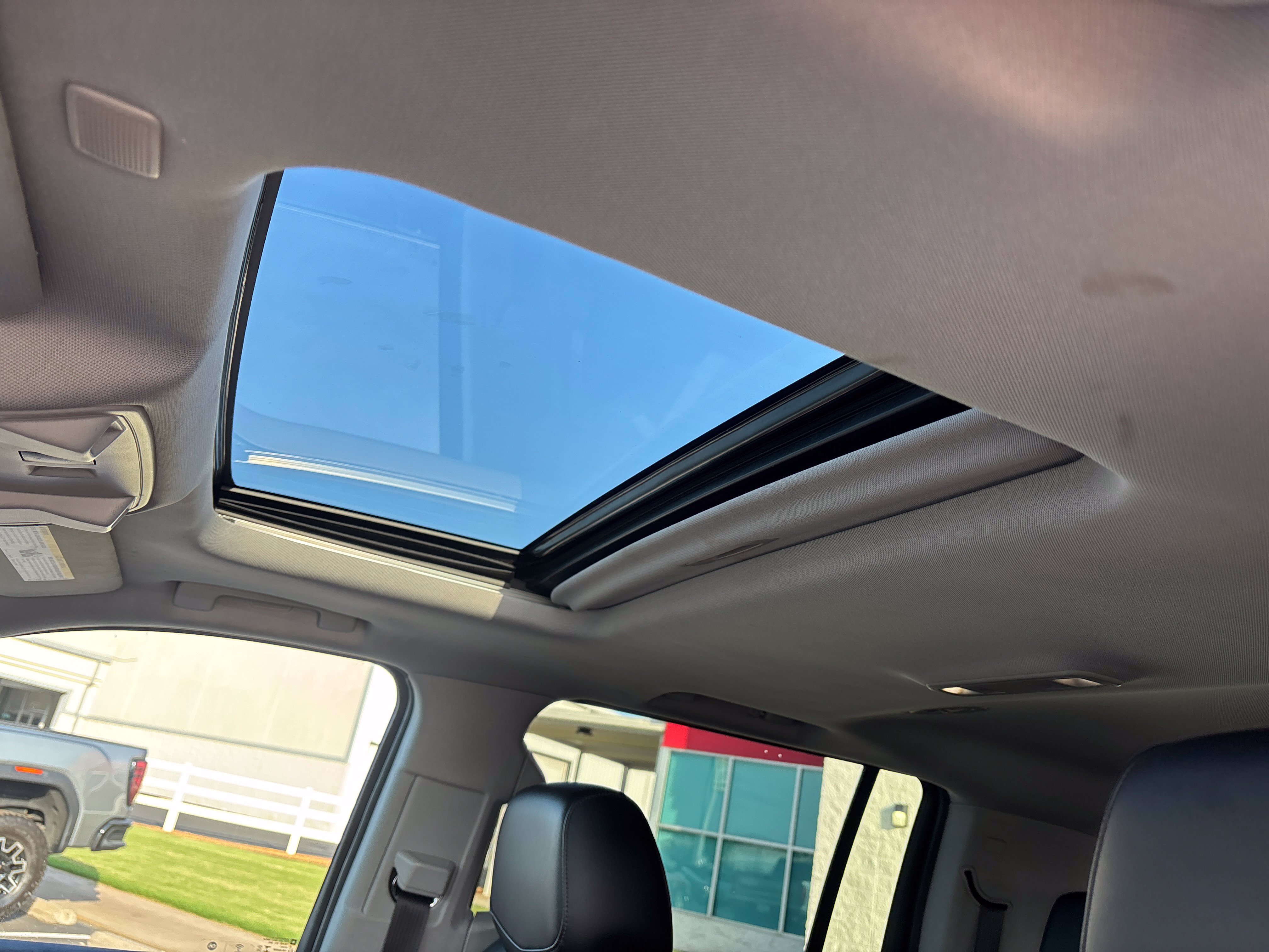 Used 2019 Cadillac Escalade ESV Luxury AWD/4WD image 13