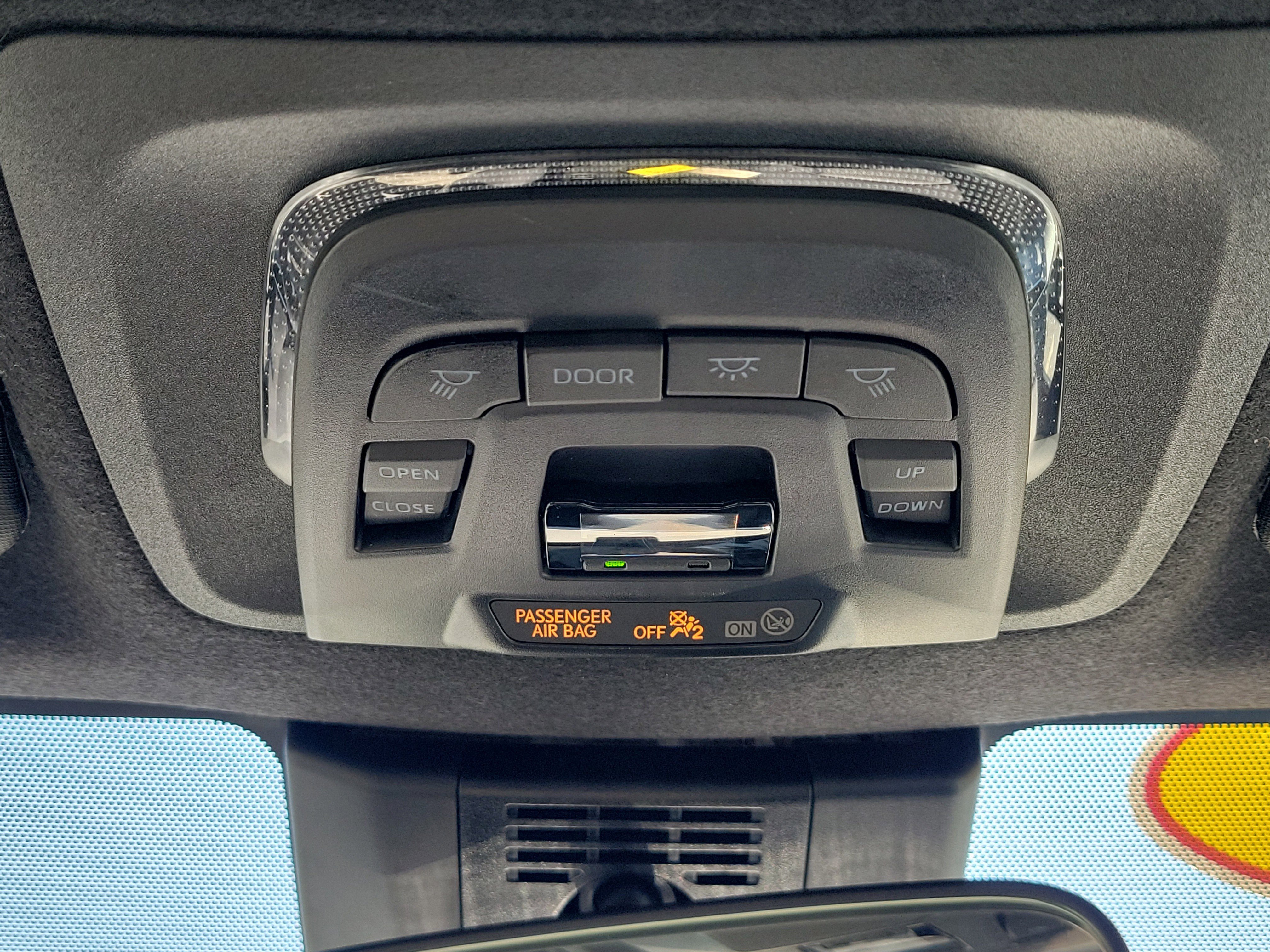 Used 2025 Toyota Corolla SE w/ SE Premium Package image 35