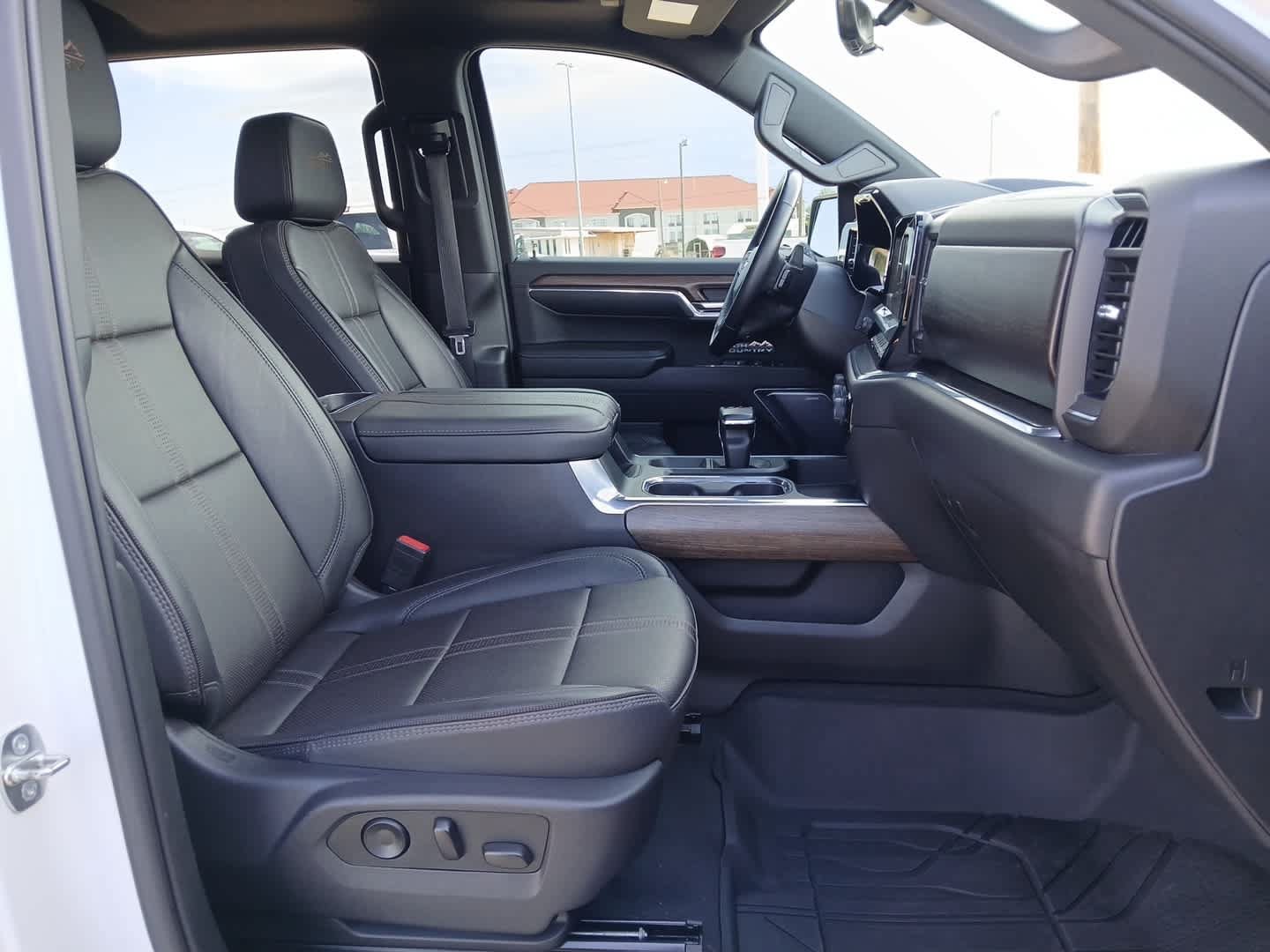 Used 2023 Chevrolet Silverado 1500 High Country w/ High Country Premium Package AWD/4WD image 77