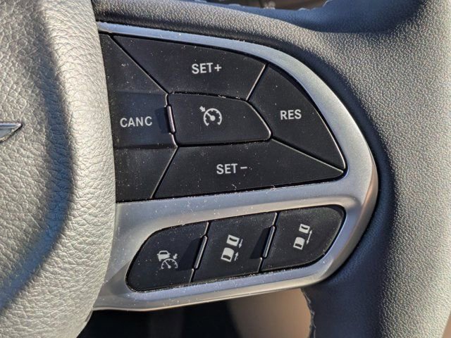 Used 2024 Chrysler Pacifica Touring-L image 22