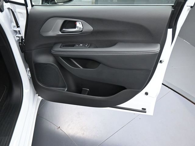 New 2026 Chrysler Pacifica Select image 21