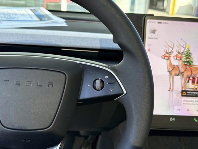 Used 2026 Tesla Model Y AWD image 33