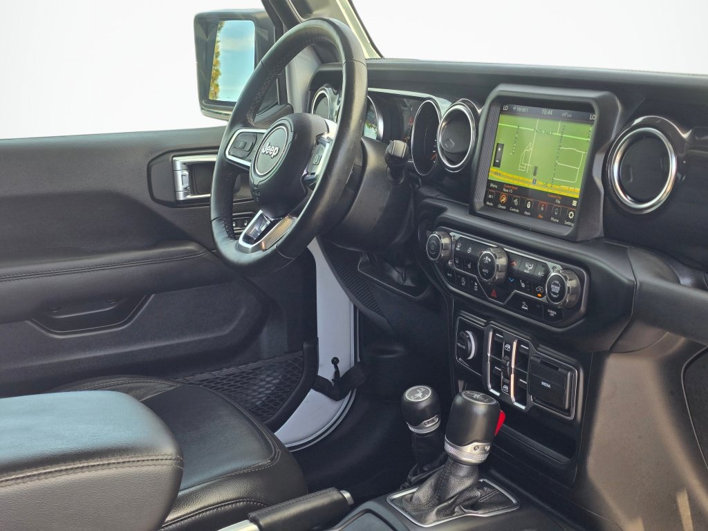 Used 2022 Jeep Wrangler Unlimited Sahara AWD/4WD image 31