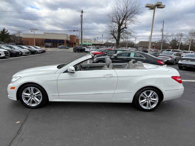 Used 2011 Mercedes-Benz E 350 Cabriolet image 4