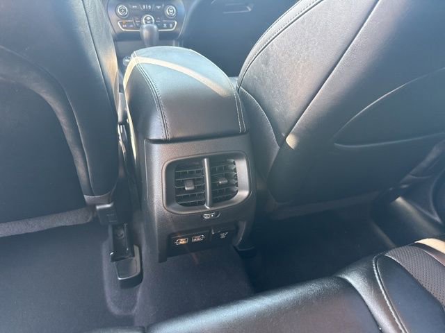 Used 2023 Jeep Cherokee Altitude Lux AWD/4WD image 32