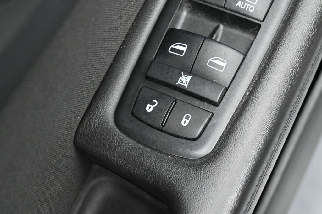 Used 2016 Chrysler 200 Limited w/ Anniversary Edition FWD image 14