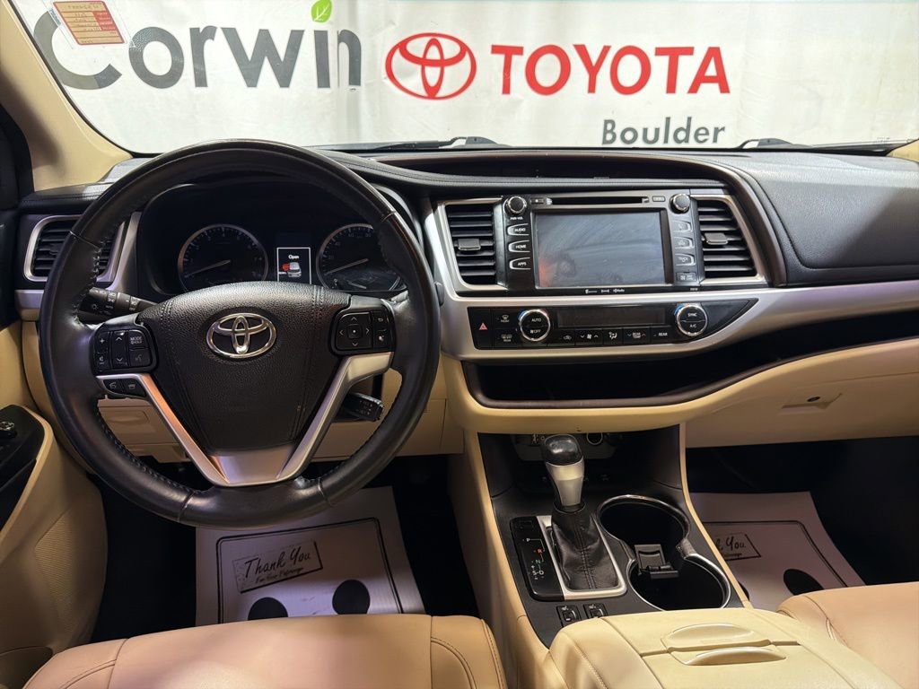 Used 2016 Toyota Highlander XLE AWD/4WD image 22