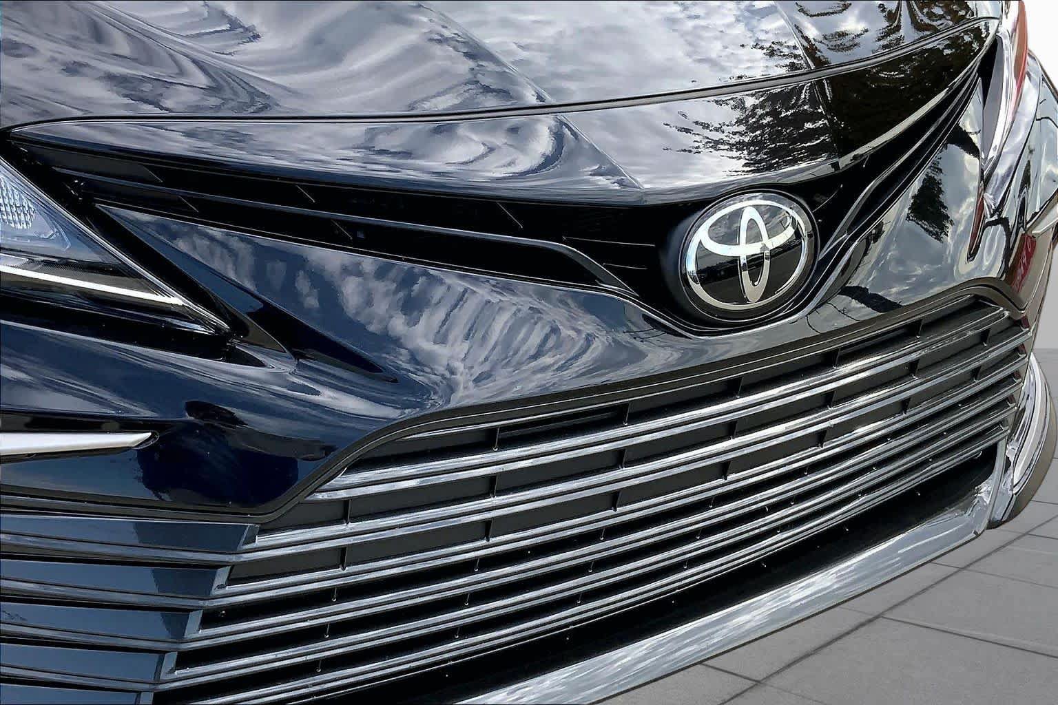 Used 2024 Toyota Camry LE w/ Convenience Package FWD image 32