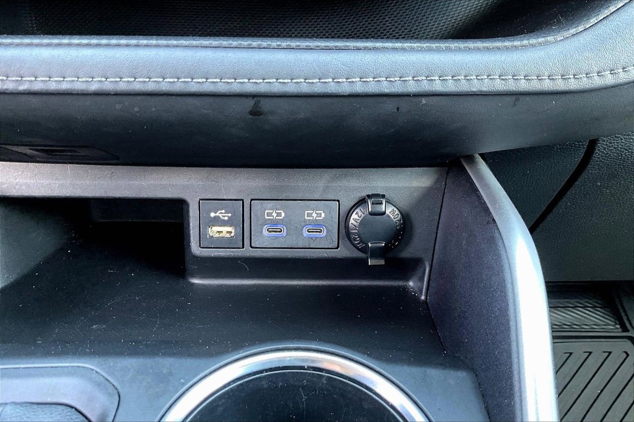 Used 2022 Toyota Highlander XLE image 16