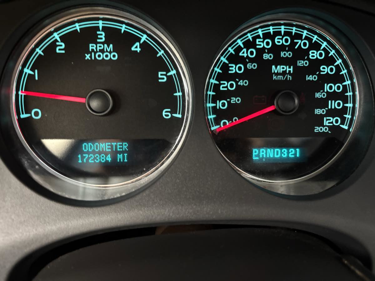 Used 2008 Chevrolet Suburban LS image 15