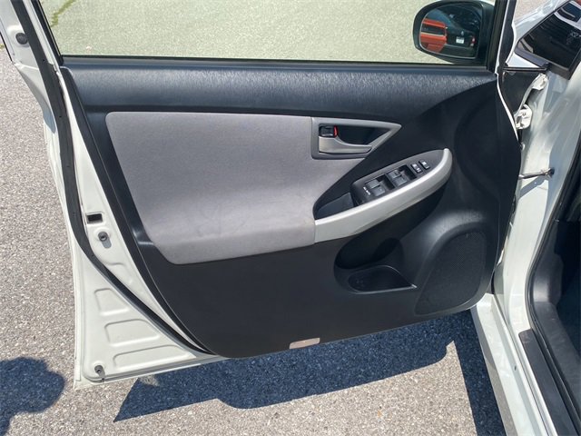 Used 2013 Toyota Prius Plug-In Hybrid image 18