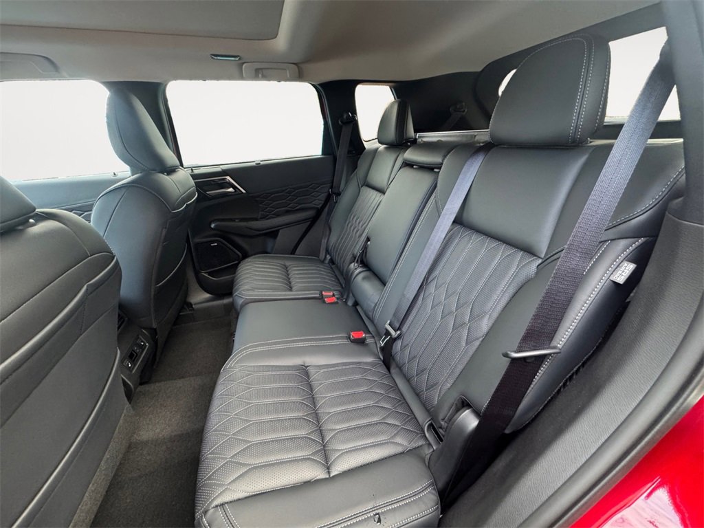 New 2026 Mitsubishi Outlander SEL image 5