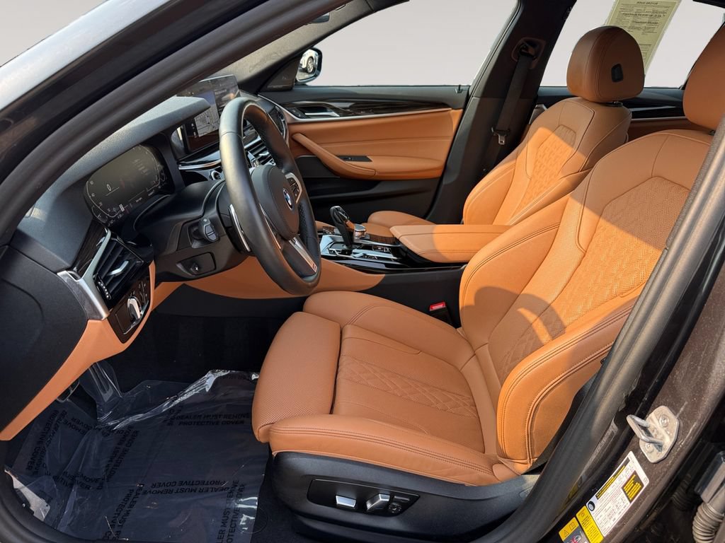 Used 2023 BMW 530e xDrive w/ Premium Package AWD/4WD image 9