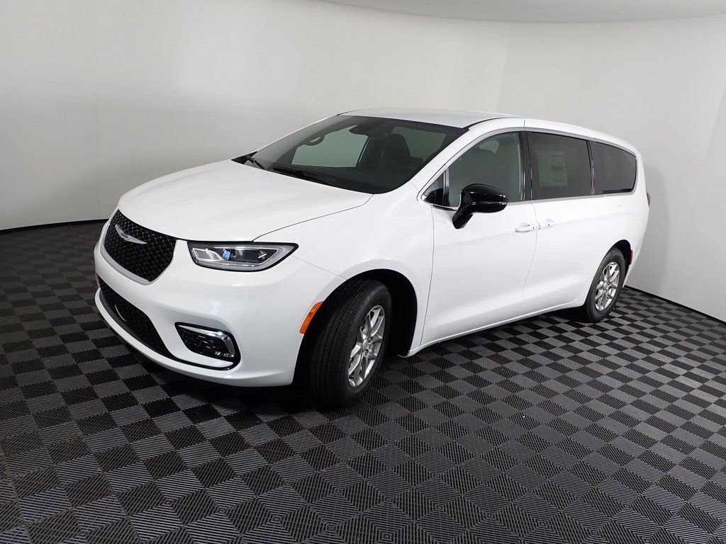 New 2026 Chrysler Pacifica Select FWD image 10
