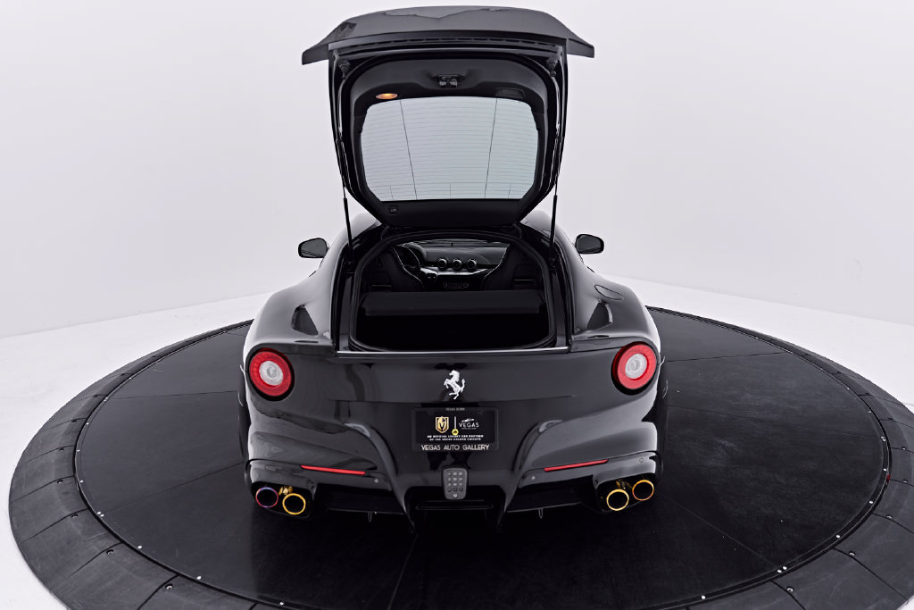 Used 2015 Ferrari F12 Berlinetta RWD image 33