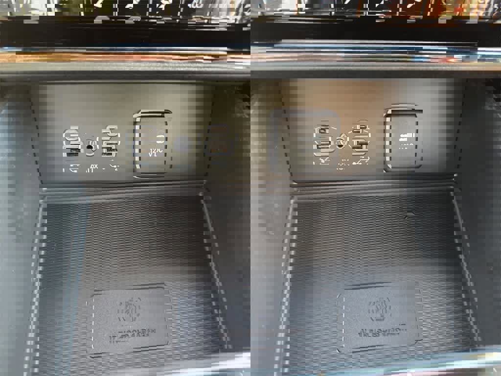 New 2025 Jeep Grand Cherokee Altitude image 17