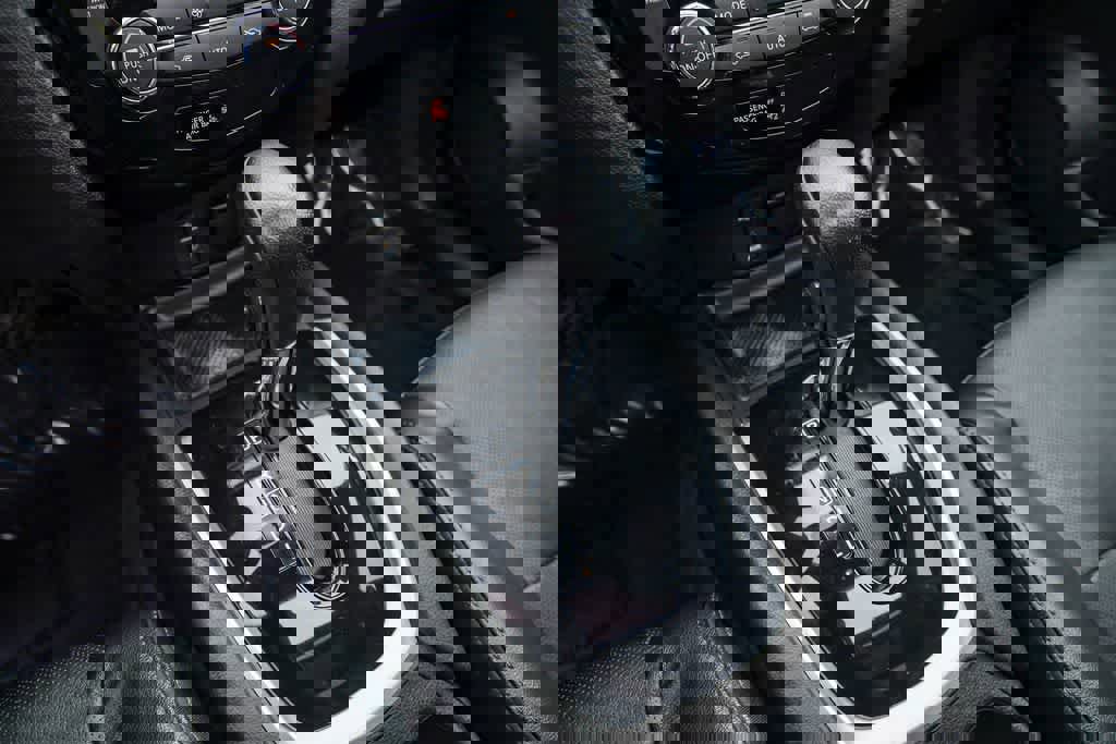 Used 2016 Nissan Rogue SL w/ SL Premium Package image 19