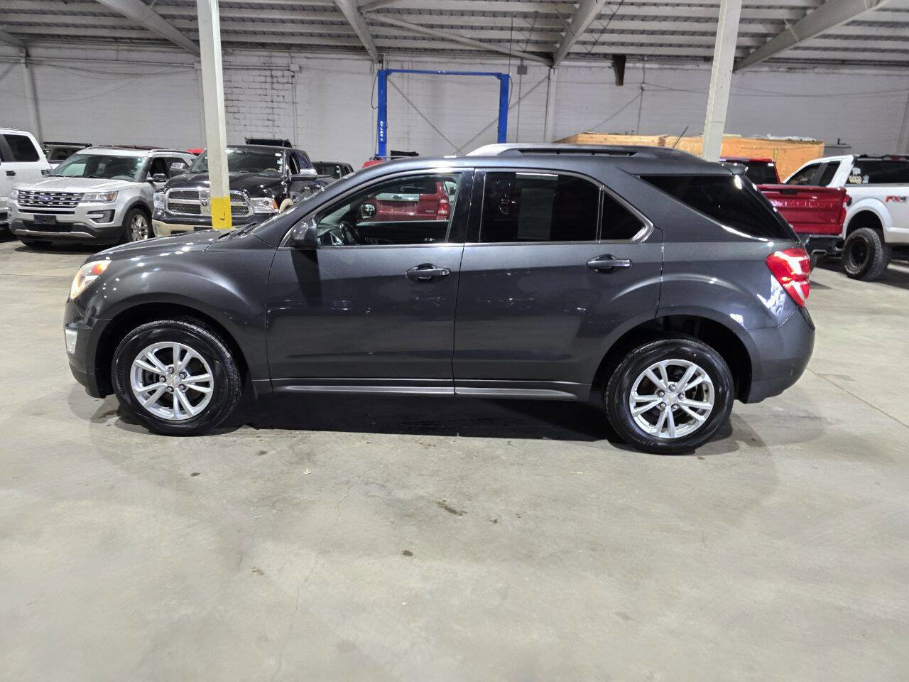 Used 2017 Chevrolet Equinox LT w/ Convenience Package AWD/4WD image 5
